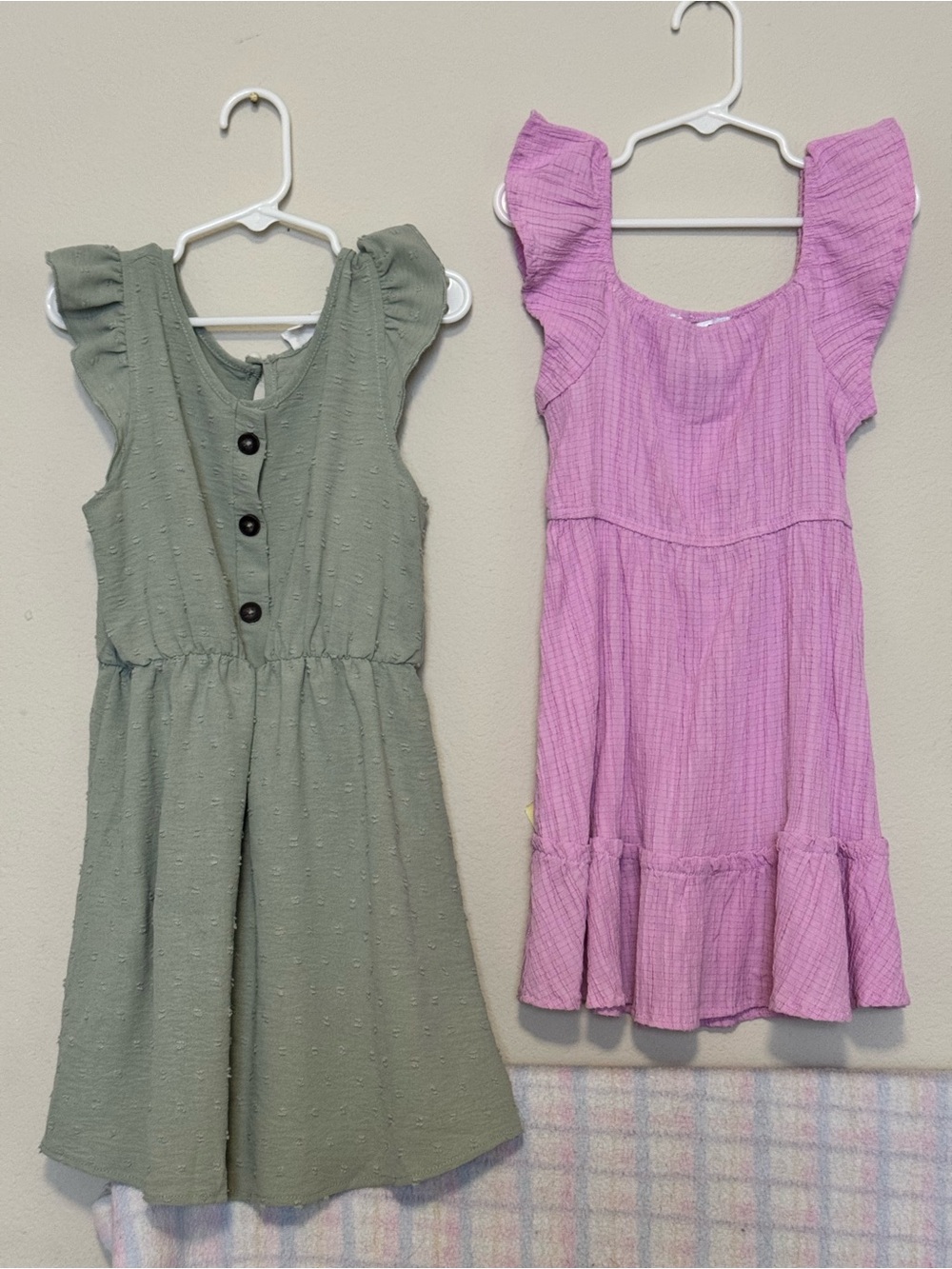 2 Dresses Set: Girls' Ruffled Sleeve Dress - Sage Green & Purple Dress